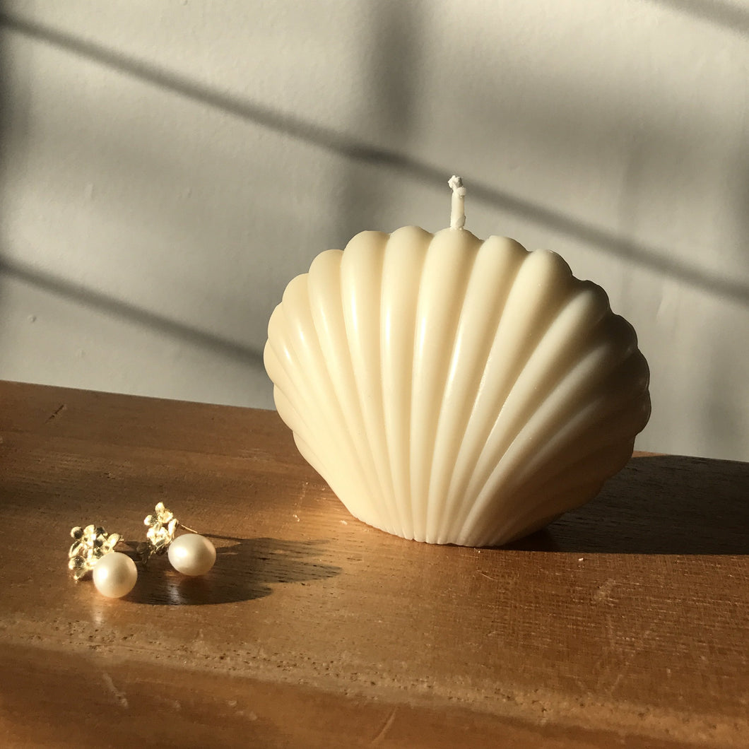 Vanilla Scented Large Shell Candle